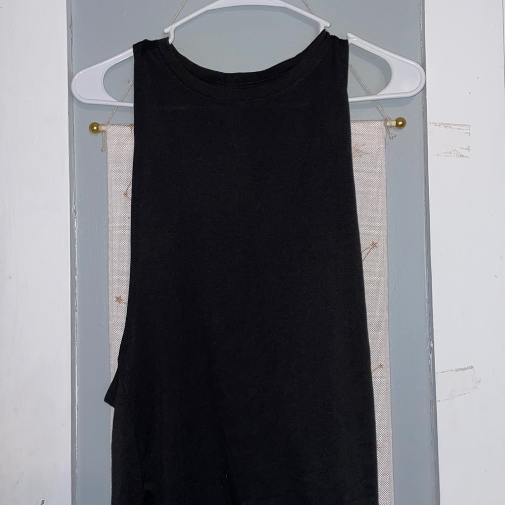 Black athletic tank top